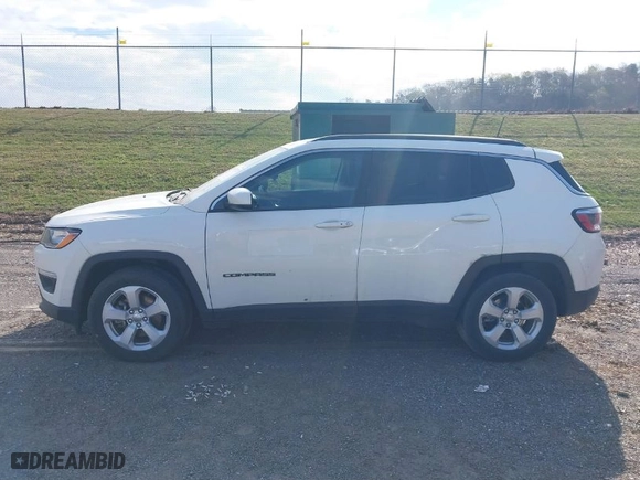2019 Jeep Compass Latitude w/Sun/Wheel Pkg with VIN 3C4NJCBB1KT802050, listed as a IAAI auction lot 41852123 with NaN miles. Bid and sale history available at carsss.com. Image 14.
