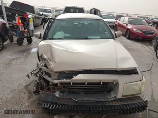 2010 Mercury Grand Marquis LS with VIN 2MEBM7FV5AX633703, listed as a IAAI auction lot 41728720 with 1 mi miles. Bid and sale history available at carsss.com. Image 6.