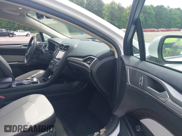 2020 Ford Fusion SE with VIN 3FA6P0HD9LR226500, listed as a IAAI auction lot 42296526 with 48,468 mi miles and . Bid and sale history available at DreamBid. Image 5.