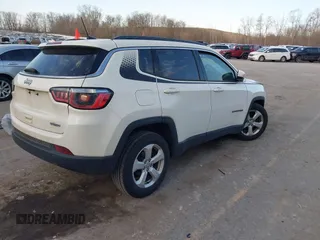 2018 Jeep Compass Latitude with VIN 3C4NJCBB2JT108465, listed as a IAAI auction lot 41833695 with 162,983 mi miles and . Bid and sale history available at carsss.com. Image 4.