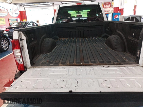 2020 Ford F-250 XL z VIN 1FT7X2BTXLEE50470, wystawiony jako IAAI lot #42786344 z przebiegiem 292 133 mil mil oraz . Historia ofert i sprzedaży dostępna na DreamBid. Obrazek 3.