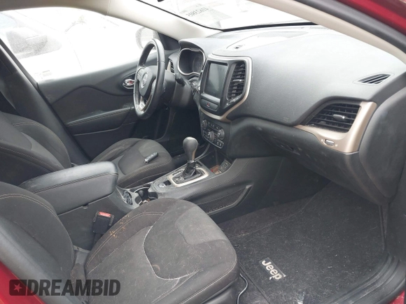 2016 Jeep Cherokee Latitude with VIN 1C4PJLCS1GW247965, listed as a IAAI auction lot 41623805 with 114,187 mi miles. Bid and sale history available at carsss.com. Image 5.