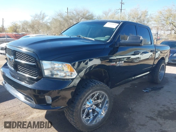 2015 Ram 1500 Express z VIN 1C6RR6KT1FS517948, wystawiony jako IAAI lot #41355978 z przebiegiem 94 784 mil mil oraz . Historia ofert i sprzedaży dostępna na DreamBid. Obrazek 17.