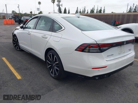 2024 Honda Accord Touring with VIN 1HGCY2F81RA014559, listed as a IAAI auction lot 42036422 with 39,914 mi miles and . Bid and sale history available at DreamBid. Image 3.
