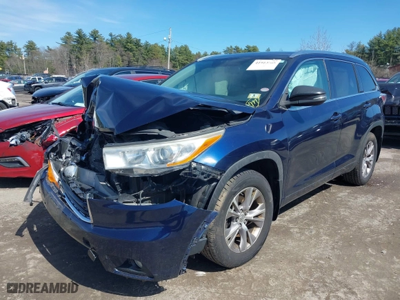 2014 Toyota Highlander XLE with VIN 5TDJKRFH2ES009559, listed as a IAAI auction lot 41913766 with 175,290 mi miles. Bid and sale history available at carsss.com. Image 2.