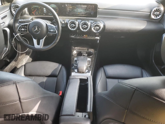 2019 Mercedes-Benz A 220 z VIN WDD3G4FB9KW002196, wystawiony jako Copart lot #51649885 z przebiegiem 119 252 mil mil oraz Szkoda całkowita • Salvage title. Historia ofert i sprzedaży dostępna na DreamBid. Obrazek 8.