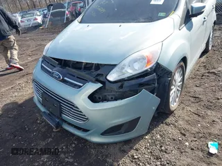 2013 Ford C-Max SE with VIN 1FADP5AU7DL557350, listed as a IAAI auction lot 41518831 with Not Provided miles. Bid and sale history available at carsss.com. Image 6.