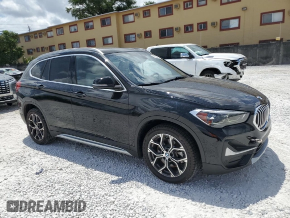 2021 BMW X1 xDrive28i z VIN WBXJG9C08M5T59270, wystawiony jako Copart lot #53894475 z przebiegiem 36 824 mil mil oraz Nie do naprawy • Non repairable. Historia ofert i sprzedaży dostępna na DreamBid. Obrazek 4.