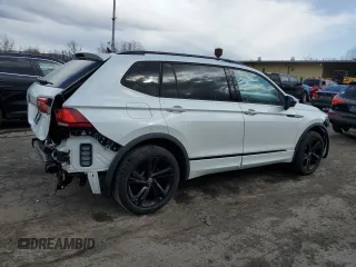 2023 Volkswagen Tiguan SE R-Line Black z VIN 3VVCB7AX0PM092196, wystawiony jako Copart lot #53115405 z przebiegiem 40 445 mil mil oraz Szkoda całkowita • Salvage title. Historia ofert i sprzedaży dostępna na DreamBid. Obrazek 3.