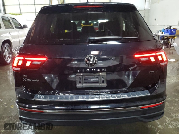 2023 Volkswagen Tiguan SE z VIN 3VV2B7AX1PM125167, wystawiony jako Copart lot #44709205 z przebiegiem 24 509 mil mil oraz Szkoda całkowita • Salvage title. Historia ofert i sprzedaży dostępna na DreamBid. Obrazek 6.