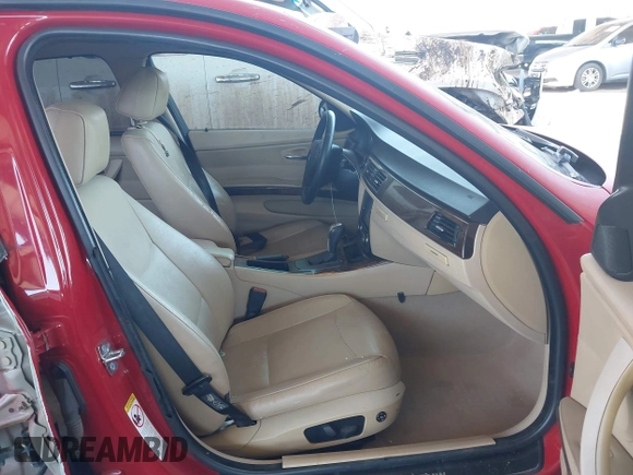 2008 BMW 3 Series 328i z VIN WBAVA33578KX85268, wystawiony jako IAAI lot #42583963 z przebiegiem 186 519 mil mil oraz . Historia ofert i sprzedaży dostępna na DreamBid. Obrazek 5.