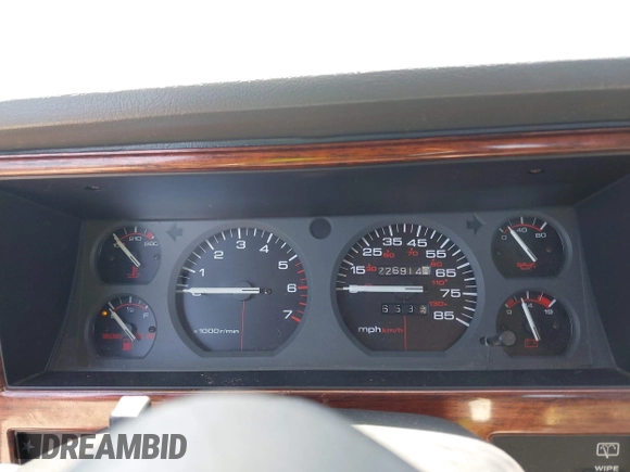 1995 Jeep Cherokee Country z VIN 1J4FJ78S9SL666002, wystawiony jako IAAI lot #42313644 z przebiegiem 226 914 mil mil oraz . Historia ofert i sprzedaży dostępna na DreamBid. Obrazek 7.
