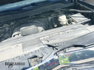 2017 Chevrolet Silverado 2500HD LT z VIN 1GC2KVEG5HZ394060, wystawiony jako IAAI lot #43043688 z przebiegiem 89 607 mil mil oraz . Historia ofert i sprzedaży dostępna na DreamBid. Obrazek 18.