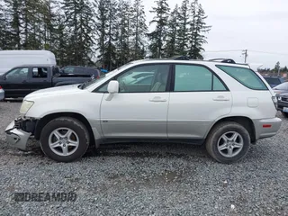2003 Lexus RX 300 with VIN JTJHF10UX30302018, listed as a IAAI auction lot 41750862 with 211,671 mi miles and . Bid and sale history available at DreamBid. Image 15.