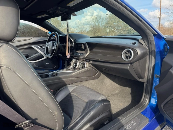 2016 Chevrolet Camaro 2LT with VIN 1G1FD1RS5G0181804, listed as a Copart auction lot 45208495 with 103,570 mi miles and Clean Title. Bid and sale history available at carsss.com. Image 5.