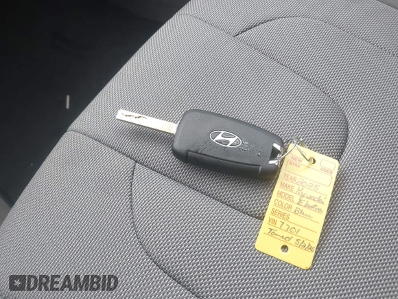 2025 Hyundai Elantra SE z VIN KMHLL4DG6SU987701, wystawiony jako IAAI lot #42214567 z przebiegiem 3 480 mil mil oraz . Historia ofert i sprzedaży dostępna na DreamBid. Obrazek 11.