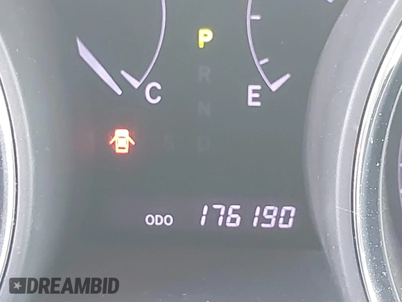 2013 Toyota Highlander z VIN 5TDZK3EH7DS127798, wystawiony jako IAAI lot #42372808 z przebiegiem 176 190 mil mil oraz . Historia ofert i sprzedaży dostępna na DreamBid. Obrazek 15.