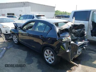 2012 Mazda 3 i Sport z VIN JM1BL1UG0C1530996, wystawiony jako IAAI lot #41987191 z przebiegiem 174 144 mil mil oraz . Historia ofert i sprzedaży dostępna na DreamBid. Obrazek 3.