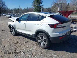 2023 Volvo C40 Plus с VIN YV4ED3GL9P2038589, выставлен на аукционе IAAI как лот 41738904 с пробегом 21 141 миль миль и . История ставок и продаж доступна на DreamBid. Изображение 3.