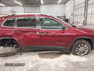 2019 Jeep Cherokee Latitude Plus with VIN 1C4PJMLX0KD185576, listed as a IAAI auction lot 40929611 with 105,546 mi miles and . Bid and sale history available at DreamBid. Image 14.