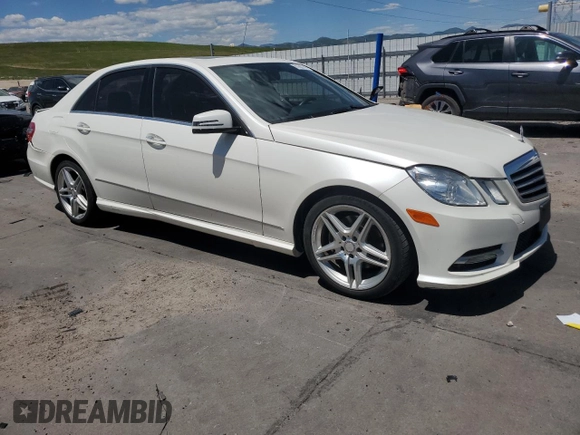 2013 Mercedes-Benz E 350 Luxury with VIN WDDHF8JB2DA733575, listed as a Copart auction lot 61680145 with 83,098 mi miles and Salvage title. Bid and sale history available at DreamBid. Image 4.