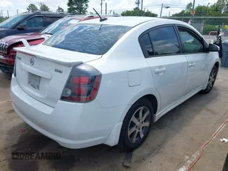 2012 Nissan Sentra 2.0 z VIN 3N1AB6AP1CL640743, wystawiony jako IAAI lot #42165025 z przebiegiem 156 311 mil mil oraz . Historia ofert i sprzedaży dostępna na DreamBid. Obrazek 4.
