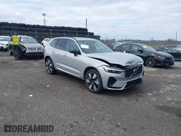 2024 Volvo XC60 Recharge Plug-In Hybrid Plus Dark Theme with VIN YV4H60DL1R1763252, listed as a IAAI auction lot 41731933 with 8,959 mi miles. Bid and sale history available at carsss.com. Image 1.