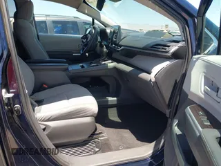 2022 Toyota Sienna LE z VIN 5TDKRKEC0NS101136, wystawiony jako IAAI lot #42141395 z przebiegiem 38 278 mil mil oraz . Historia ofert i sprzedaży dostępna na DreamBid. Obrazek 5.