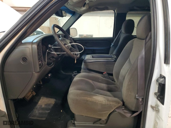 2007 Chevrolet Silverado 2500HD Classic Work Truck with VIN 1GCHK29U57E178983, listed as a Copart auction lot 83662204 with 313,178 mi miles and Clean Title. Bid and sale history available at carsss.com. Image 7.