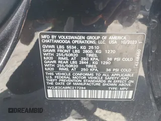 2024 Volkswagen Atlas SE z VIN 1V2JE2CA8RC217294, wystawiony jako IAAI lot #41962704 z przebiegiem 14 733 mil mil oraz . Historia ofert i sprzedaży dostępna na DreamBid. Obrazek 9.