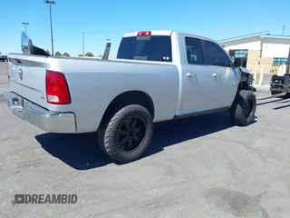 2017 Ram 1500 SLT z VIN 1C6RR6GG9HS804033, wystawiony jako IAAI lot #41707426 z przebiegiem 92 182 mil mil oraz . Historia ofert i sprzedaży dostępna na DreamBid. Obrazek 4.