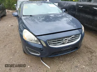 2012 Volvo S60 T5 z VIN YV1622FS9C2105289, wystawiony jako IAAI lot #42130176 z przebiegiem 108 883 mil mil oraz . Historia ofert i sprzedaży dostępna na DreamBid. Obrazek 6.
