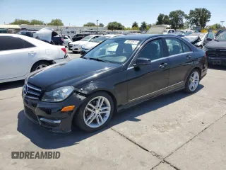 2014 Mercedes-Benz C 250 Sport z VIN WDDGF4HB0ER312631, wystawiony jako Copart lot #65255615 z przebiegiem 110 988 mil mil oraz Czysty tytuł • Clean title. Historia ofert i sprzedaży dostępna na DreamBid. Obrazek 1.