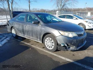 2013 Toyota Camry Hybrid LE with VIN 4T1BD1FK6DU080281, listed as a IAAI auction lot 41402520 with 58,625 mi miles. Bid and sale history available at carsss.com. Image 1.