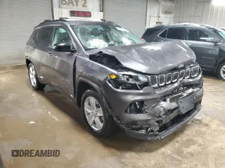 2022 Jeep Compass Latitude with VIN 3C4NJCBB1NT189125, listed as a Copart auction lot 49961065 with 39,934 mi miles and Salvage Title. Bid and sale history available at carsss.com. Image 4.