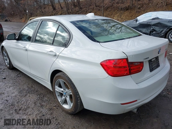2014 BMW 3 Series 320i xDrive с VIN WBA3C3G58ENS68194, выставлен на аукционе IAAI как лот 41732422 с пробегом 103 206 миль миль и . История ставок и продаж доступна на DreamBid. Изображение 3.