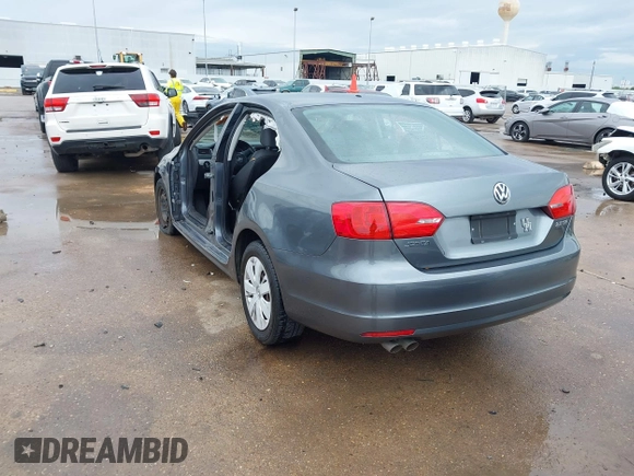 2013 Volkswagen Jetta SE with VIN 3VWDX7AJ9DM371414, listed as a IAAI auction lot 41861196 with 156,169 mi miles and . Bid and sale history available at DreamBid. Image 3.