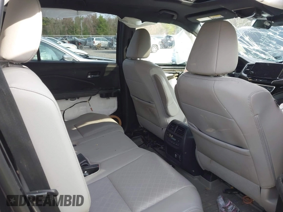 2019 Honda Passport Elite with VIN 5FNYF8H00KB010472, listed as a IAAI auction lot 42013475 with 62,577 mi miles. Bid and sale history available at carsss.com. Image 8.