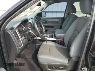2018 Ram 1500 Big Horn z VIN 1C6RR7LG4JS170955, wystawiony jako Copart lot #56495005 z przebiegiem 113 549 mil mil oraz Szkoda całkowita • Salvage title. Historia ofert i sprzedaży dostępna na DreamBid. Obrazek 7.