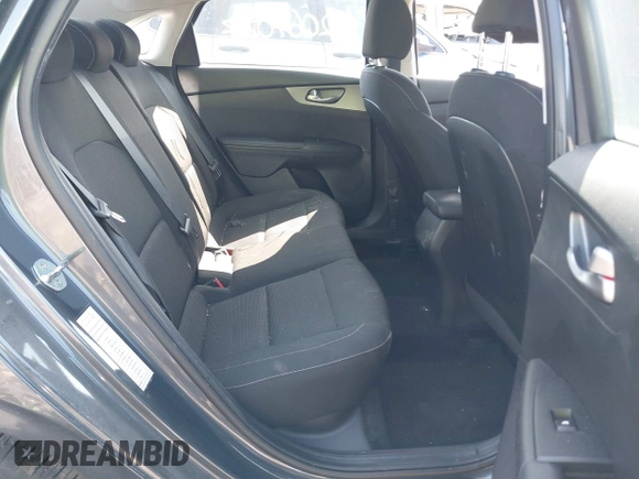 2021 Kia Forte LXS z VIN 3KPF24AD2ME334010, wystawiony jako IAAI lot #42067027 z przebiegiem 76 325 mil mil oraz . Historia ofert i sprzedaży dostępna na DreamBid. Obrazek 8.