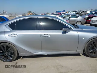 2023 Lexus IS 350 F Sport z VIN JTHGZ1B27P5060331, wystawiony jako IAAI lot #42553001 z przebiegiem 29 786 mil mil oraz . Historia ofert i sprzedaży dostępna na DreamBid. Obrazek 13.