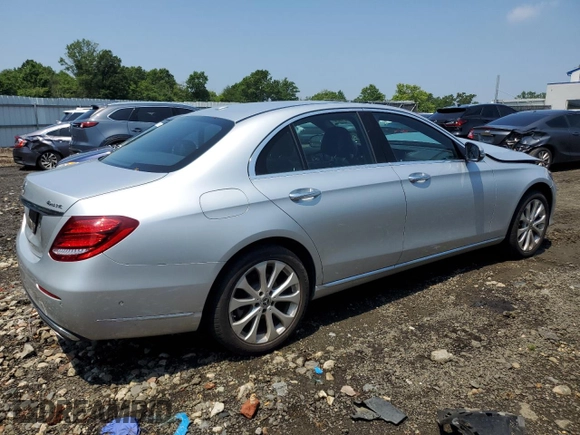 2019 Mercedes-Benz E-Class E 300 with VIN WDDZF4KB8KA532577, listed as a Copart auction lot 63581924 with 111,984 mi miles and Salvage Title. Bid and sale history available at carsss.com. Image 3.