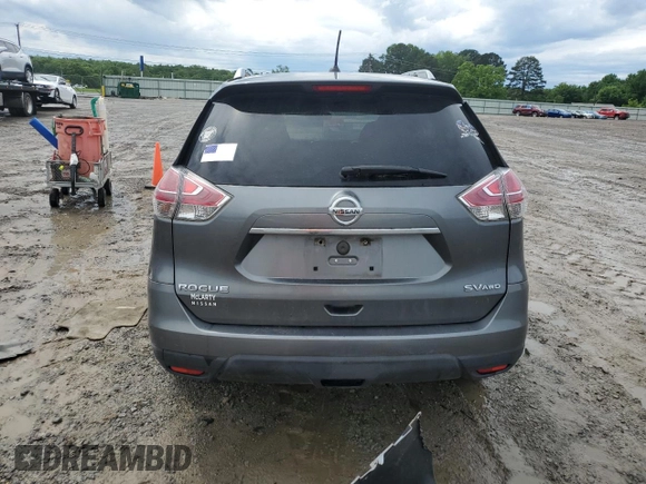 2016 Nissan Rogue SV z VIN 5N1AT2MM8GC740307, wystawiony jako Copart lot #55609835 z przebiegiem 64 882 mil mil oraz Czysty tytuł • Clean title. Historia ofert i sprzedaży dostępna na DreamBid. Obrazek 6.