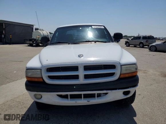 2000 Dodge Dakota Sport with VIN 1B7GG2AN8YS598547, listed as a Copart auction lot 54520985 with 244,605 mi miles and Salvage Title. Bid and sale history available at carsss.com. Image 5.