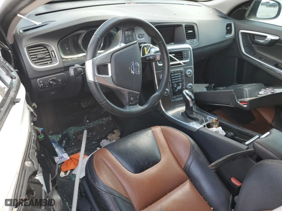 2016 Volvo V60 Cross Country T5 with VIN YV4612HK4G1012811, listed as a Copart auction lot 74482234 with 0 mi miles and Salvage Title. Bid and sale history available at carsss.com. Image 8.