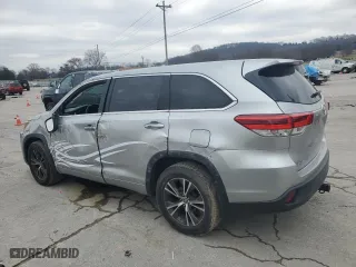 2018 Toyota Highlander LE with VIN 5TDBZRFH8JS854376, listed as a Copart auction lot 45415215 with 84,492 mi miles and Salvage Title. Bid and sale history available at carsss.com. Image 2.