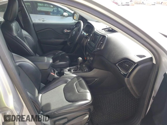 2019 Jeep Cherokee Latitude Plus с VIN 1C4PJMLB9KD375266, выставлен на аукционе IAAI как лот 41717636 с пробегом 69 415 миль миль и . История ставок и продаж доступна на DreamBid. Изображение 5.