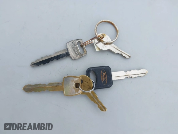 1993 Ford F-250 z VIN 1FTHX26G9PKB42392, wystawiony jako IAAI lot #42320912 z przebiegiem Nie podano mil oraz . Historia ofert i sprzedaży dostępna na DreamBid. Obrazek 11.