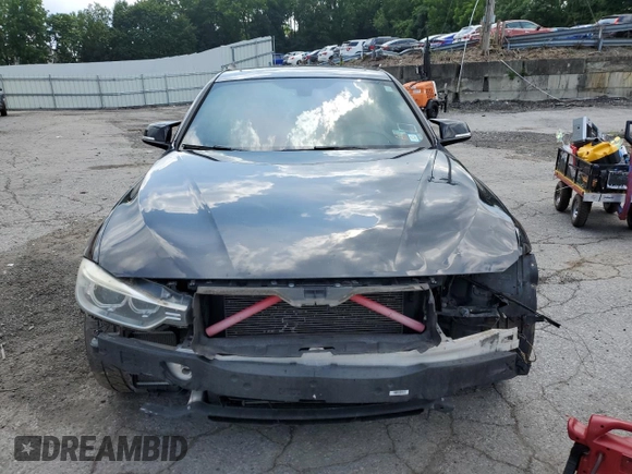 2013 BMW 3 Series 328i xDrive z VIN WBA3B5C51DF593458, wystawiony jako Copart lot #64755635 z przebiegiem 88 820 mil mil oraz Szkoda całkowita • Salvage title. Historia ofert i sprzedaży dostępna na DreamBid. Obrazek 5.
