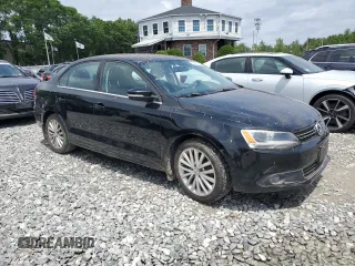 2011 Volkswagen Jetta SEL with VIN 3VWLZ7AJ2BM393757, listed as a Copart auction lot 64605645 with 208,803 mi miles and Clean title. Bid and sale history available at DreamBid. Image 4.